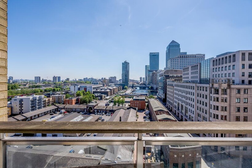 Westferry Circus, London E14 2 bed apartment to rent - £4,160 pcm (£960 pw)