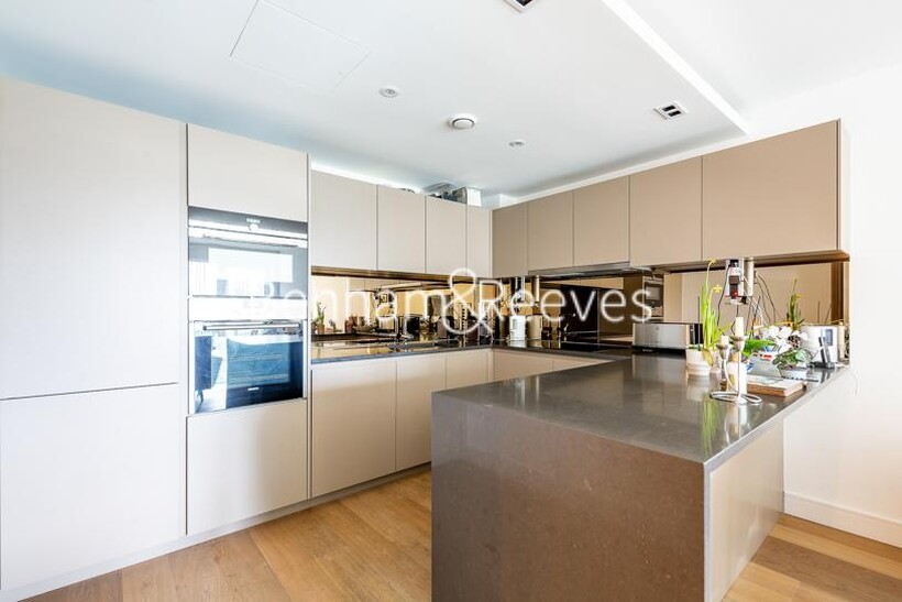 Tierney Lane, Fulham Reach W6 2 bed apartment to rent - £4,500 pcm (£1,038 pw)