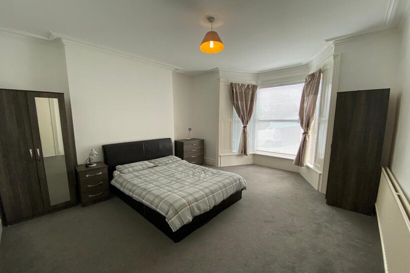 Bonville Tce, Swansea 1 bed in a house share to rent - £525 pcm (£121 pw)