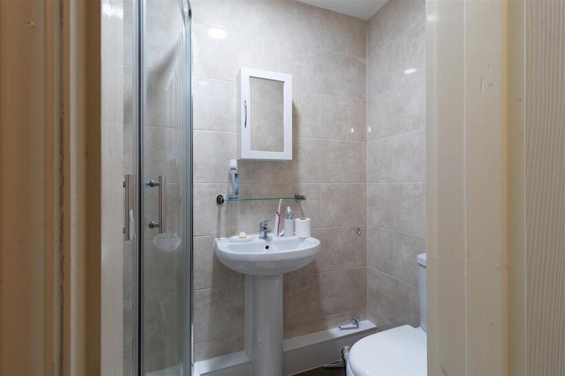 Estcourt Terrace, Headingley, West... 8 bed house to rent - £5,547 pcm (£1,280 pw)