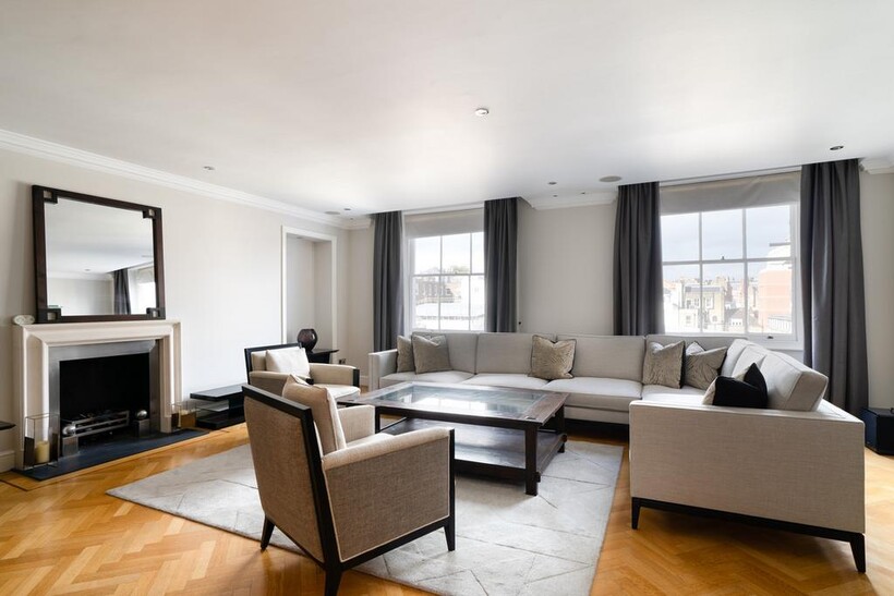 Charles Street, London, W1J 5 3 bed apartment to rent - £11,917 pcm (£2,750 pw)