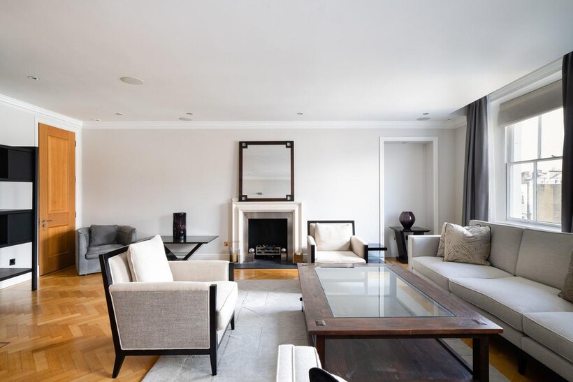 Charles Street, London, W1J 5 3 bed apartment to rent - £11,917 pcm (£2,750 pw)