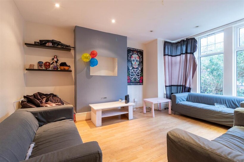 Estcourt Terrace, Headingley, Leeds 7 bed house to rent - £4,875 pcm (£1,125 pw)