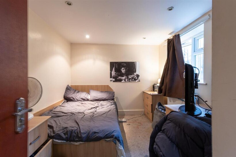 Estcourt Terrace, Headingley, Leeds 7 bed house to rent - £4,875 pcm (£1,125 pw)