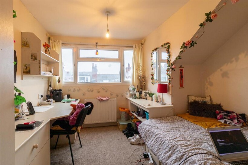 Estcourt Terrace, Headingley, Leeds 7 bed house to rent - £4,875 pcm (£1,125 pw)