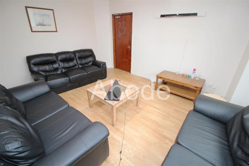 Regent Park Terrace, Hyde Park, Leeds 9 bed house to rent - £4,485 pcm (£1,035 pw)