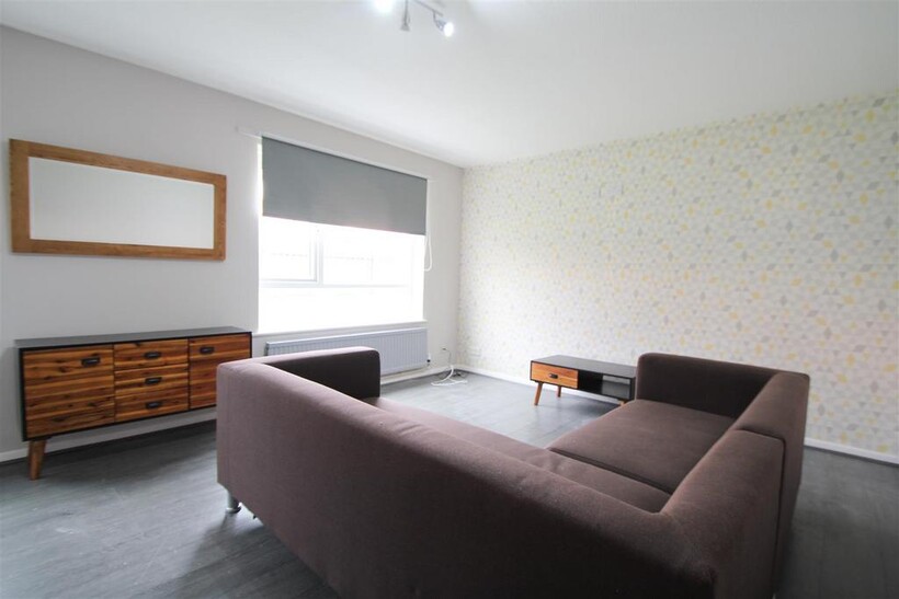 Westfield Court, Westfield Road, Hyde... 4 bed apartment to rent - £1,993 pcm (£460 pw)