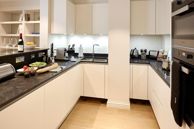 Hyde Park Gate, London, SW7 1 bed flat to rent - £10,400 pcm (£2,400 pw)