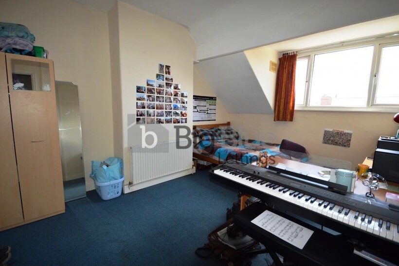 31 Royal Park Avenue - Hyde Park... 3 bed terraced house to rent - £1,456 pcm (£336 pw)
