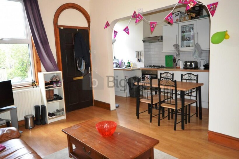 36 Royal Park Grove - Hyde Park... 3 bed terraced house to rent - £1,456 pcm (£336 pw)