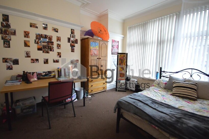 33 Chestnut Avenue, Hyde Park, Leeds LS6 6 bed terraced house to rent - £3,120 pcm (£720 pw)