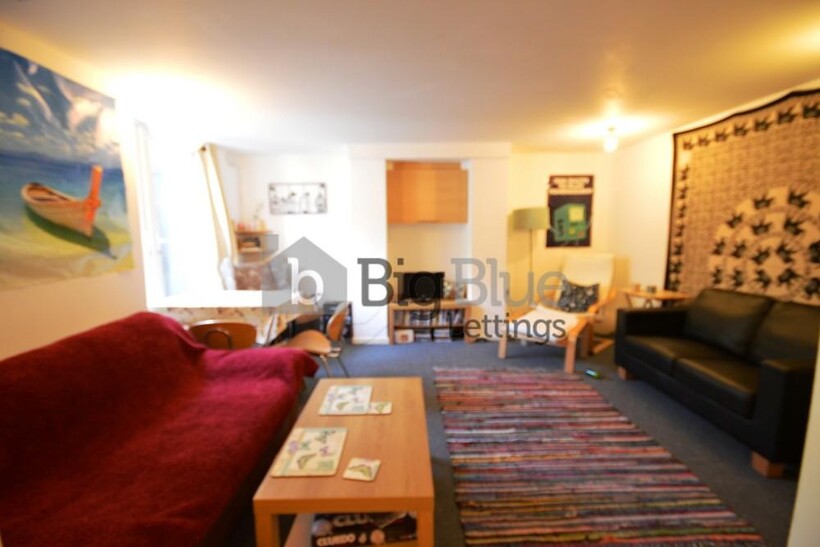 26 Royal Park Avenue, Hyde Park... 3 bed property to rent - £1,521 pcm (£351 pw)