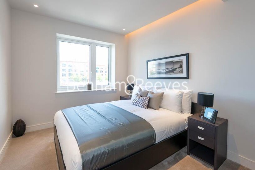 Fulham Reach, Hammersmith W6 1 bed apartment to rent - £2,860 pcm (£660 pw)