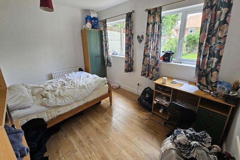 Windermere Road, Reading RG2 4 bed semi-detached house to rent - £2,400 pcm (£554 pw)