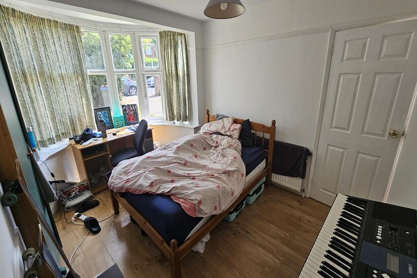 Windermere Road, Reading RG2 4 bed semi-detached house to rent - £2,400 pcm (£554 pw)