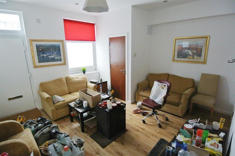 Wetherby Grove, Burley, Leeds 5 bed house to rent - £2,383 pcm (£550 pw)