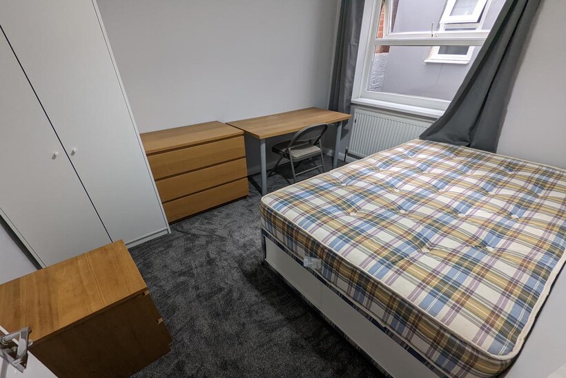 De Beauvoir Road, Reading RG1 6 bed terraced house to rent - £3,750 pcm (£865 pw)