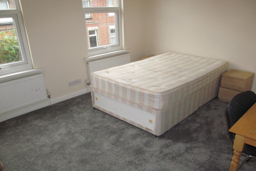 Essex Street, Reading RG2 5 bed terraced house to rent - £3,000 pcm (£692 pw)