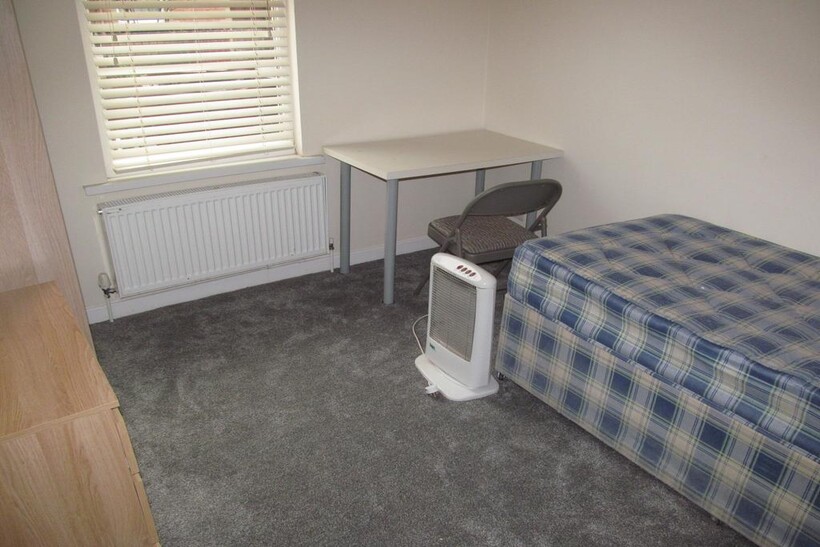 Essex Street, Reading RG2 5 bed terraced house to rent - £3,000 pcm (£692 pw)