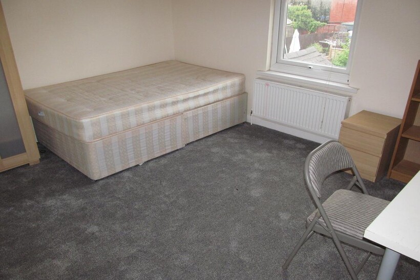 Essex Street, Reading RG2 5 bed terraced house to rent - £3,000 pcm (£692 pw)