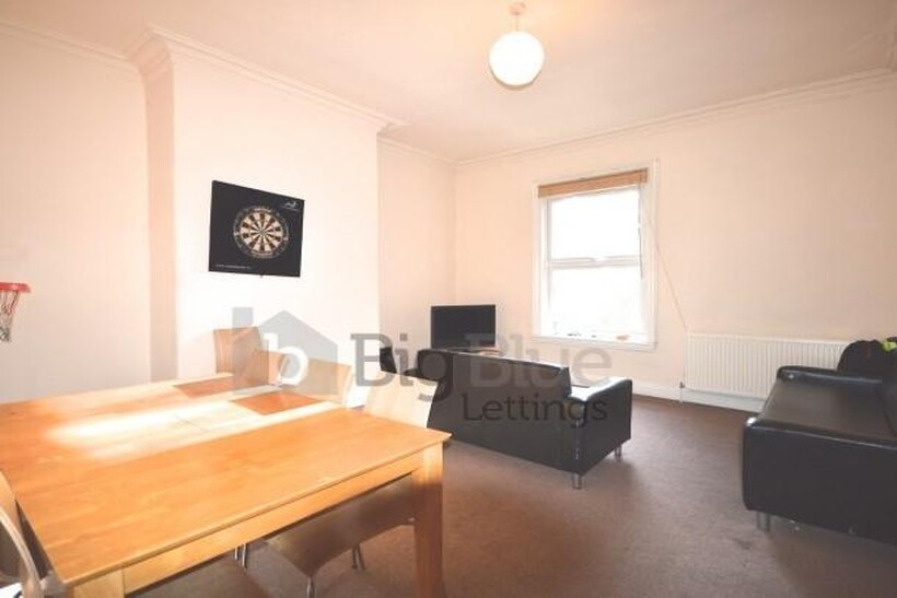 52b Cardigan Road, Headingley, Leeds LS6 6 bed flat to rent - £2,990 pcm (£690 pw)