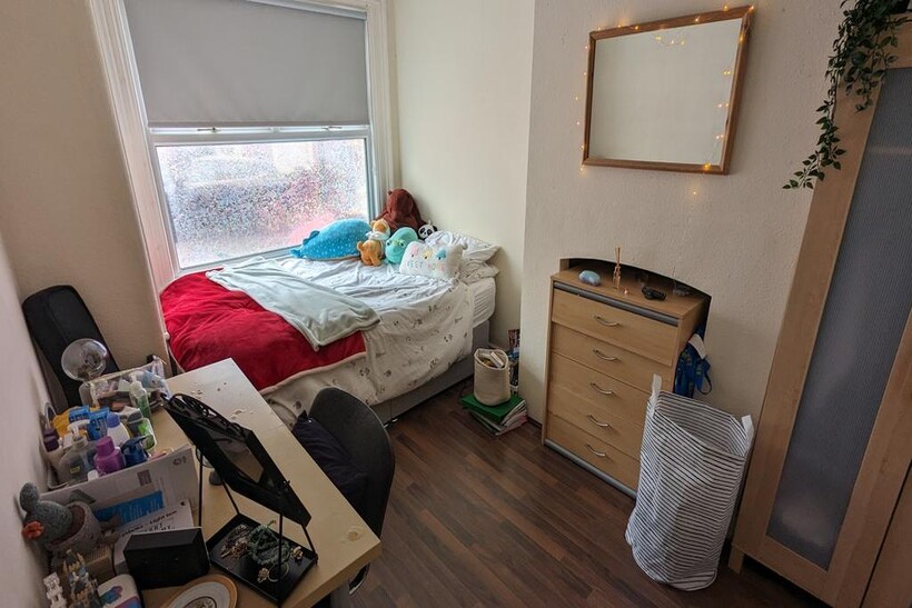 Auckland Road, Reading RG6 3 bed terraced house to rent - £1,725 pcm (£398 pw)