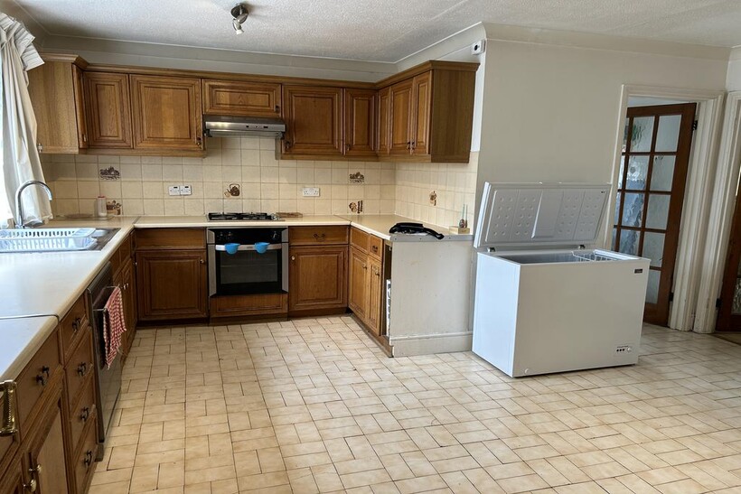 Tyrell Close, Harrow HA1 4 bed semi-detached house to rent - £3,000 pcm (£692 pw)