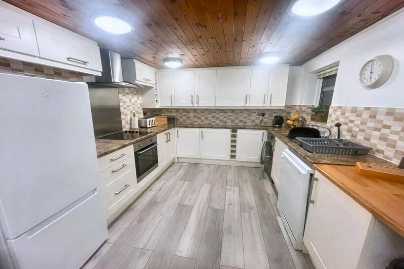 Coastguard Way, Christchurch BH23 3 bed house to rent - £1,750 pcm (£404 pw)