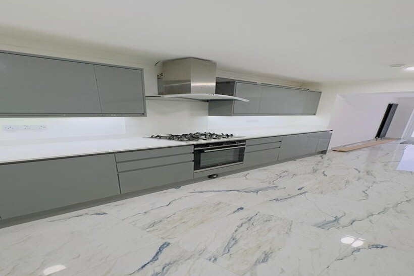 Hobart Gardens, Thornton Heath CR7 5 bed terraced house to rent - £3,500 pcm (£808 pw)