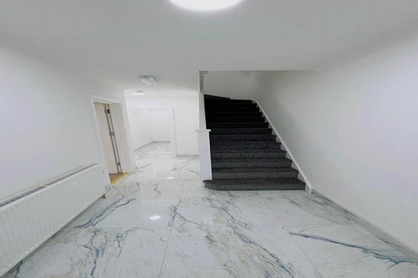 Hobart Gardens, Thornton Heath CR7 5 bed terraced house to rent - £3,500 pcm (£808 pw)