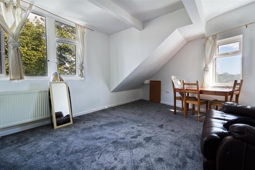 North Grange Mount, Hyde Park, Leeds 10 bed house to rent - £5,417 pcm (£1,250 pw)