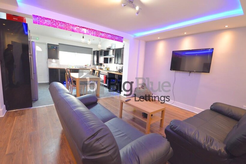 5 Brudenell Grove, Hyde Park, Leeds LS6 7 bed property to rent - £4,884 pcm (£1,127 pw)