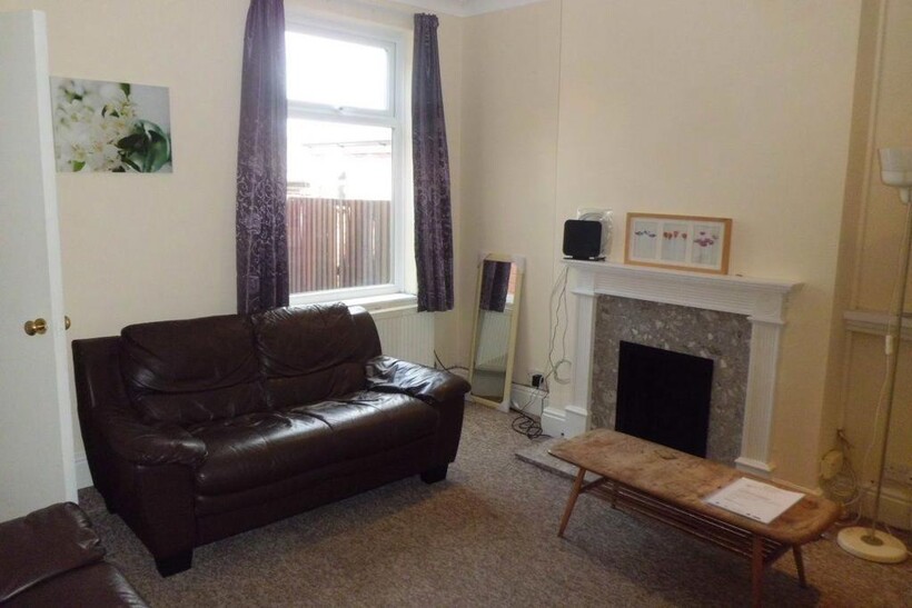 30 Dartmouth Road, B29 6DR 4 bed house to rent - £1,699 pcm (£392 pw)