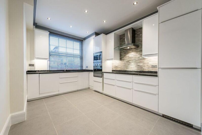 George Street, London W1H 3 bed flat to rent - £7,999 pcm (£1,846 pw)