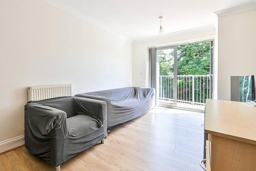Walnut Tree Close, Guildford, GU1 3 bed end of terrace house to rent - £4,000 pcm (£923 pw)