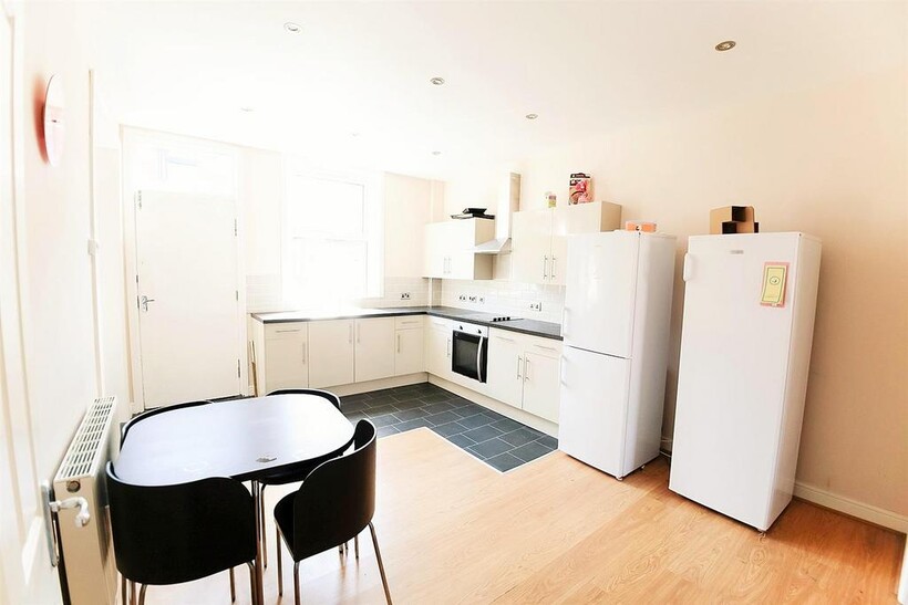 Stanmore Street, Burley, Leeds, LS6 2RS 5 bed terraced house to rent - £2,860 pcm (£660 pw)