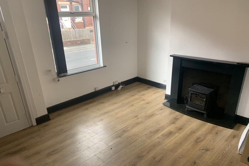 Leeds LS11 1 bed terraced house to rent - £700 pcm (£162 pw)
