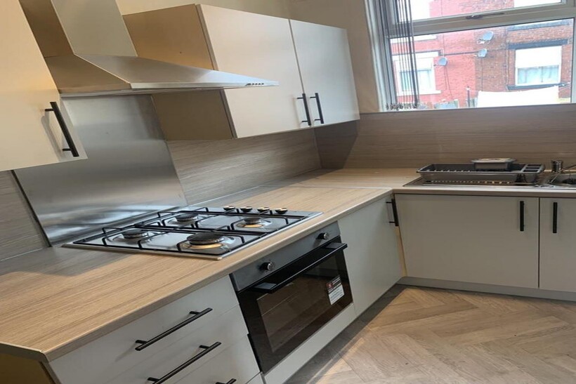 Leeds LS11 1 bed terraced house to rent - £700 pcm (£162 pw)