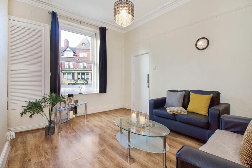 VICTORIA ROAD, Leeds 4 bed house to rent - £1,993 pcm (£460 pw)
