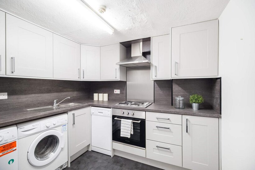 HYDE PARK ROAD, Leeds 4 bed house to rent - £2,167 pcm (£500 pw)