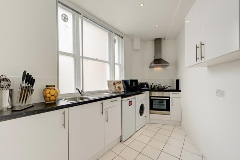 39 Hill Street,39 Hill Street,London 2 bed apartment to rent - £5,200 pcm (£1,200 pw)