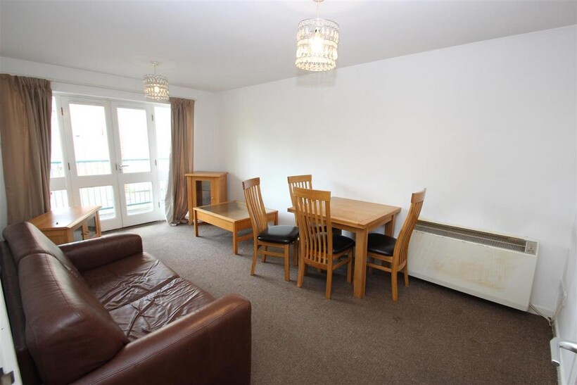 Jean Marguerite Court 3 bed flat to rent - £2,850 pcm (£658 pw)
