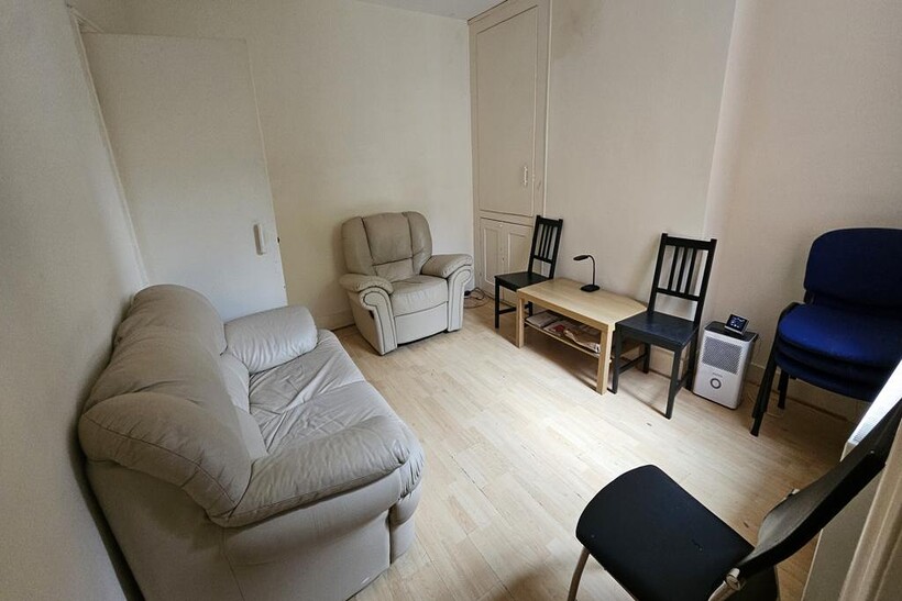 Blenheim Road, Reading RG1 4 bed terraced house to rent - £2,400 pcm (£554 pw)