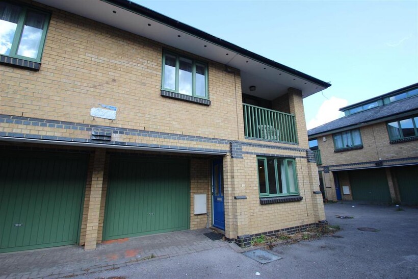 Wilson Place, Cave Street 3 bed house to rent - £2,300 pcm (£531 pw)