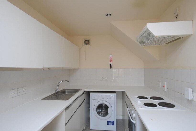 Wilson Place, Cave Street 3 bed house to rent - £2,250 pcm (£519 pw)