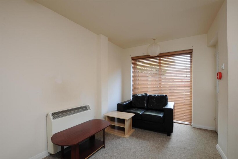 Wilson Place, Cave Street 3 bed house to rent - £2,250 pcm (£519 pw)