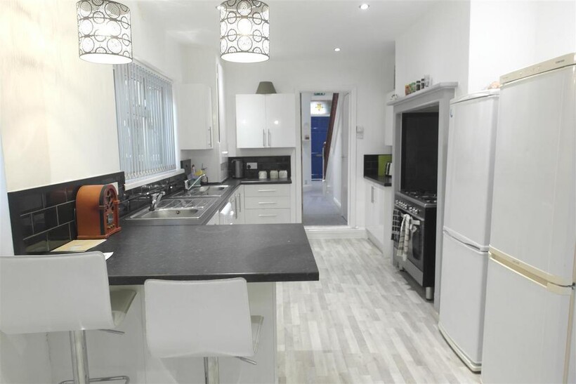 Desmond Avenue, Hull 7 bed house share to rent - £3,033 pcm (£700 pw)