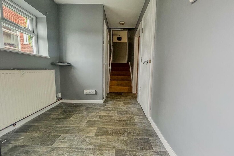 4 Bedroom House To Let - HP13 4 bed terraced house to rent - £2,075 pcm (£479 pw)
