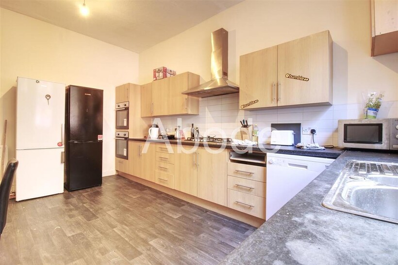 Hyde Park Road, Hyde Park, Leeds 9 bed house to rent - £4,624 pcm (£1,067 pw)
