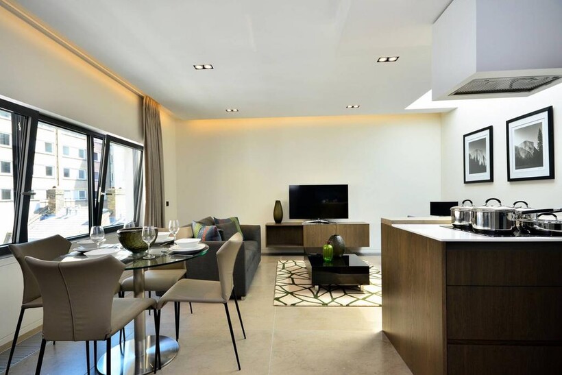Babmaes Street, St James's, London, SW1Y 2 bed flat to rent - £9,533 pcm (£2,200 pw)